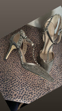 Load image into Gallery viewer, CARVELA - NEW IN