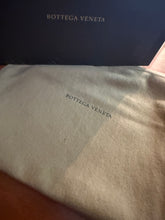 Load image into Gallery viewer, BOTTEGA VENETA