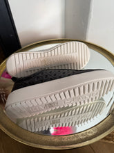 Load image into Gallery viewer, RIVER ISLAND