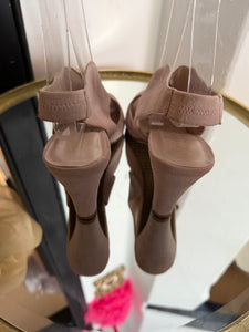CARVELA