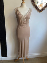 Load image into Gallery viewer, COLLETE DESIGN