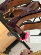 Load image into Gallery viewer, STUART WEITZMAN