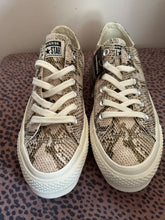 Load image into Gallery viewer, CONVERSE - NEW IN