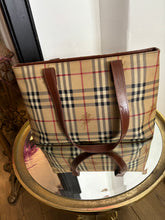 Load image into Gallery viewer, BURBERRY - NEW IN