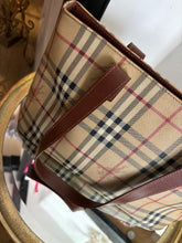 Load image into Gallery viewer, BURBERRY - NEW IN