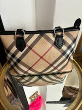 Load image into Gallery viewer, BURBERRY - NEW IN